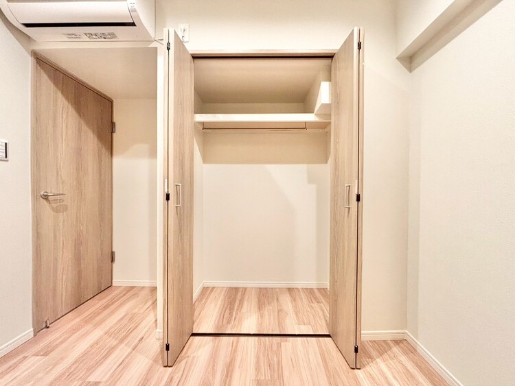 収納 家電やスーツケース、ストック品など何でも片付く嬉しい空間です。