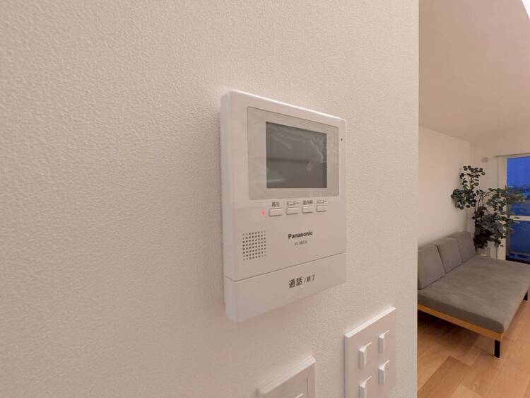 設備 誰が来てもわかる様にモニター付きインターホンを設置。