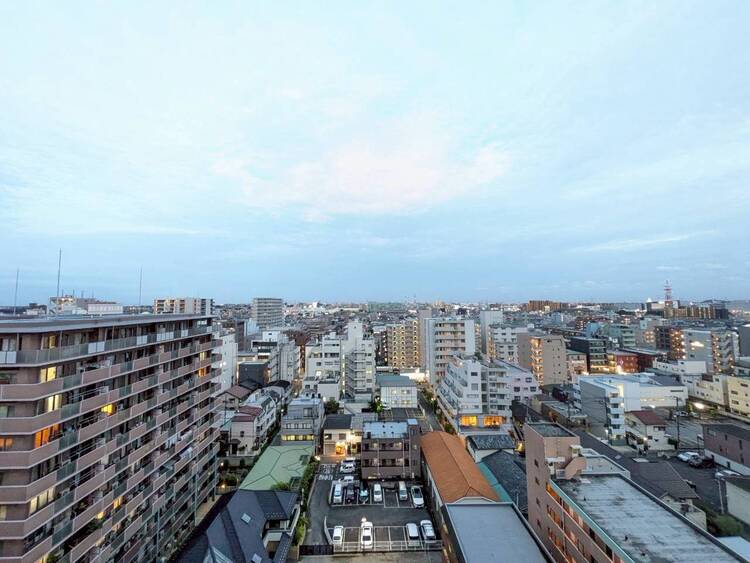 バルコニー 陽当たり・通風・開放感に恵まれた環境です。