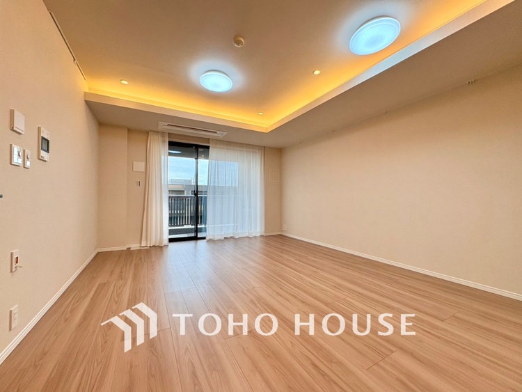 内装 【LIVING】◆扉を◆開くとこの景色。家族の”おかえり”の声が聞こえてきそう。