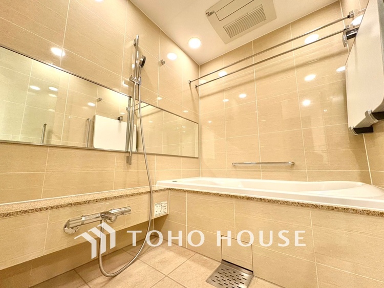 風呂 【BATHROOM】◆プライベートな空間◆simpleだからrelaxできるんです。こころもからだもキレイさっぱり。