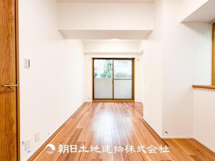 内装 趣味・感性で個性的に飾って頂けるようシンプルに仕上げてあります。