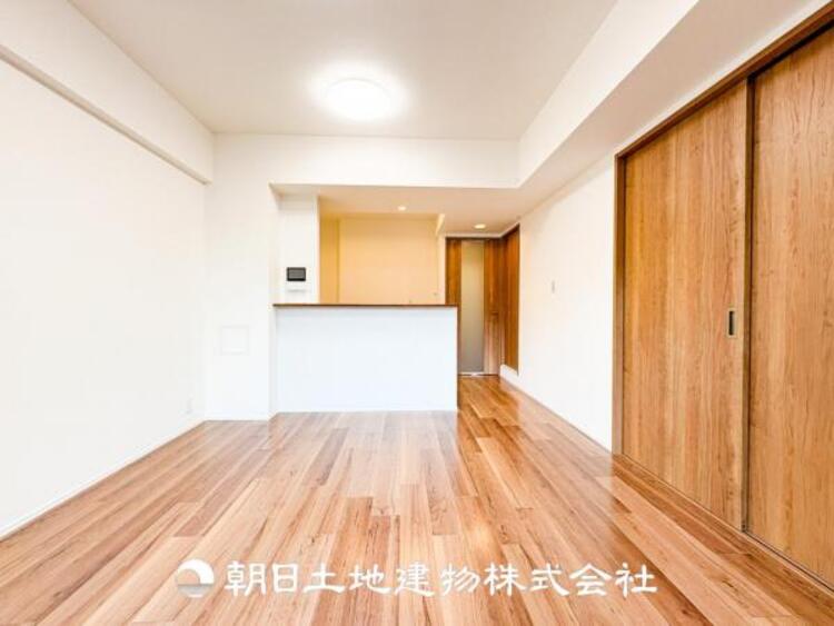 居間 話に夢中になりすぎて、ついつい時を忘れてしまう。