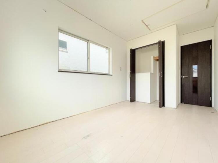 その他 ●〇全居室にクローゼットを完備！普段使いのお洋服や小物はもちろん、季節物のお洋服などもしっかりと整理整頓おしまい頂けます。整理整頓は床に物を置かない所から。居室空間をより広く隅々まで使用できます　〇●