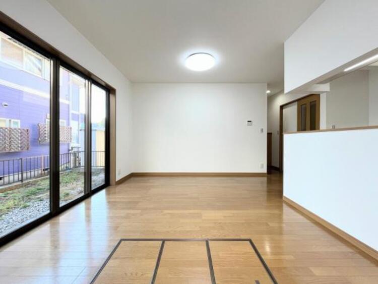 その他 ●〇一日の中で多くの時間を過ごす住まいだからこそ、いつも穏やかな空間であるように心掛けています。構成する建材などへの配慮が、住まう方の健康を守ります。小さなお子様がいるご家庭でも安心です〇●