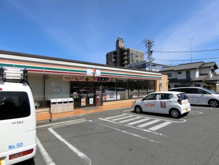 周辺 セブンイレブン相模原淵野辺本町4丁目店まで約800ｍ