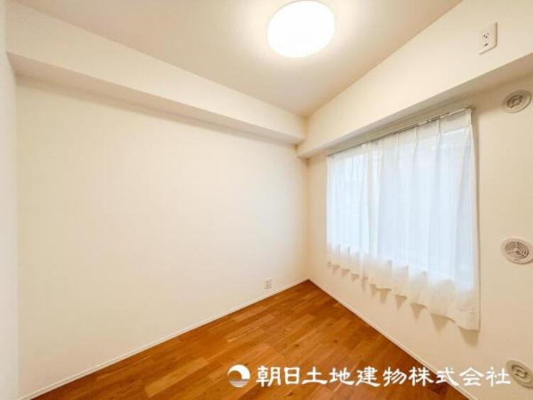 内装 【洋室】一人時間を快適にすごせるように、落ち着いて過ごせる癒しと寛ぎの空間が欲しい。そんな願いを叶えました。