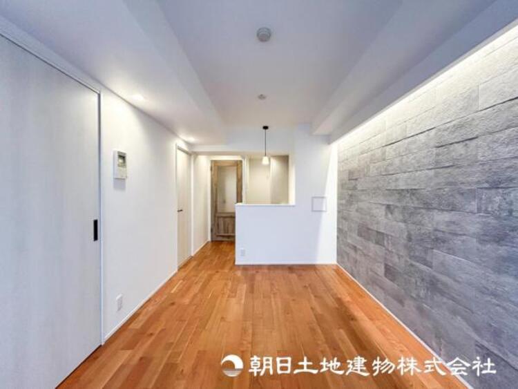 居間 【リビング】家族や友人との時間など１番多くの時間を過ごす空間だからこそ快適な空間を目指してプランニングしました。