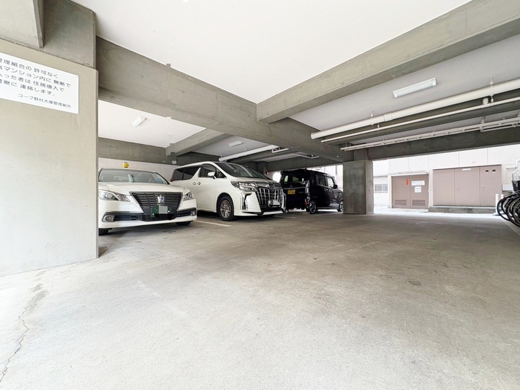 駐車場 本物件の駐車スペースです。車種制限のある場合もございますので、お気軽にお問い合わせくださいませ。