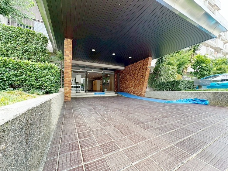 エントランス 外と内をつなぐエントランスは、まさに顔となる場所。