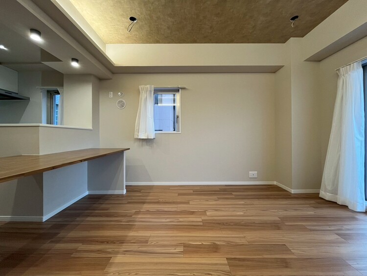 居間 快適に過ごす毎日を求めて、暮らしの中でご自身の「マイホーム」に創り上げてください。