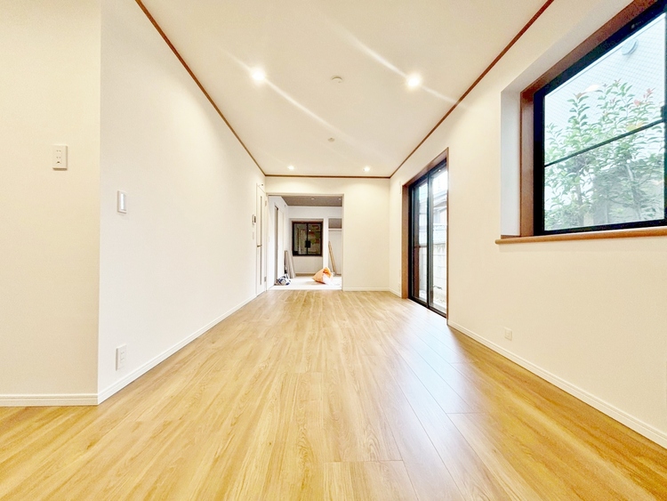 居間 居心地の良い空気感は、暮らしのステージを彩り、心からのやすらぎと満足感を与えてくれます。