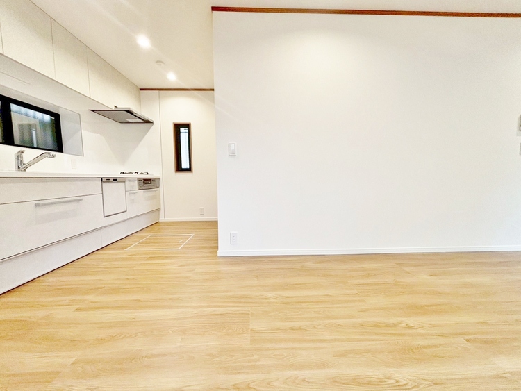 居間 飾り過ぎないシンプルな内装と偏り過ぎないデザインで統一しました。