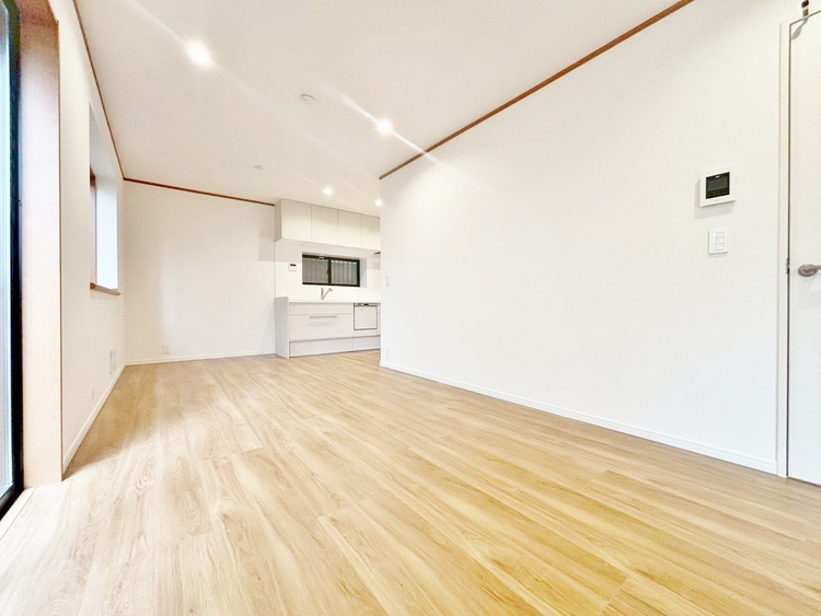 居間 快適に過ごす毎日を求めて、暮らしの中でご自身の「マイホーム」に創り上げてください。