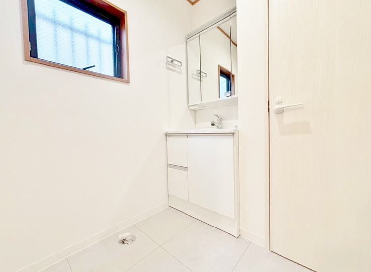 洗面 清潔感と心地よさを重視した、上質感漂うパウダールーム。