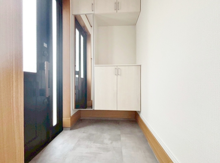 玄関 シューズボックスを完備した玄関です。