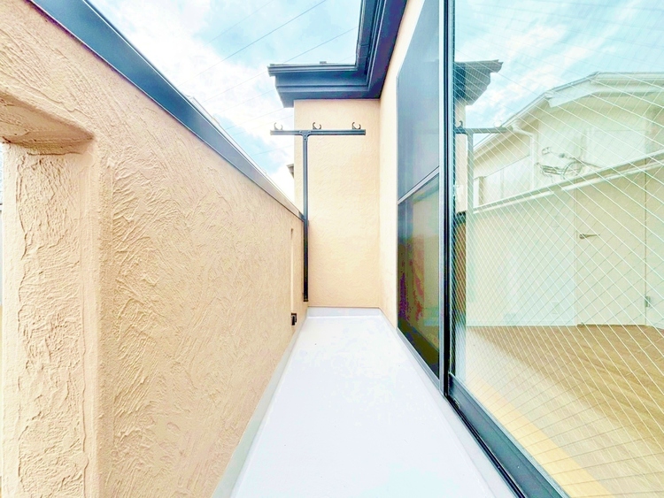 バルコニー 暮らしの中で、光と風を演出してくれるバルコニー。