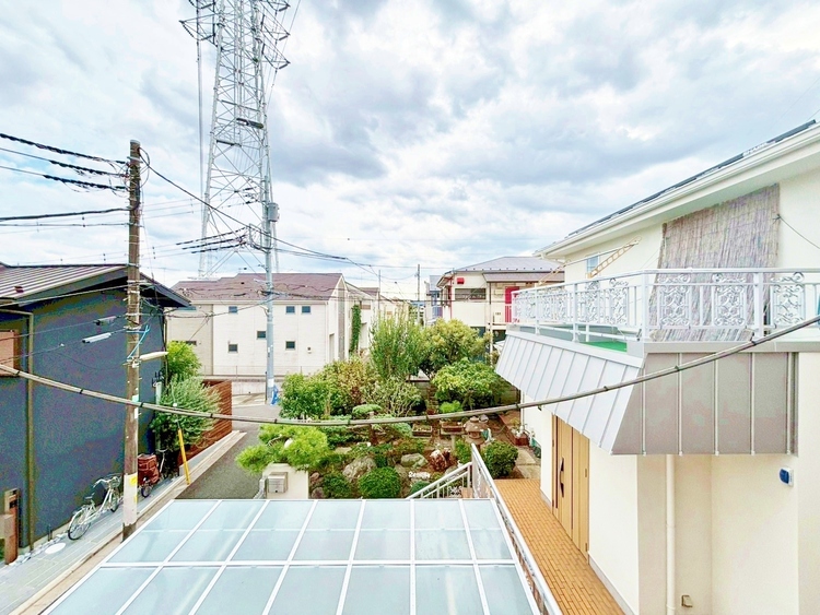 バルコニー 頬をなでる、優しい風を感じることが出来ます。