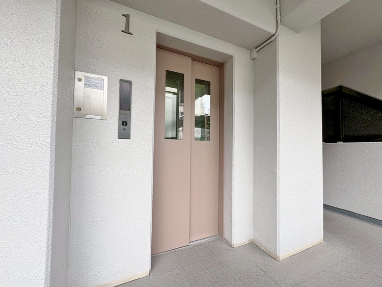 設備 エレベーターの管理も、きちんと行き届いてます。