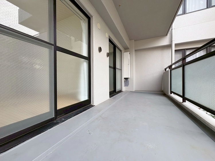 バルコニー 暮らしの中で、光と風を演出してくれるバルコニー。