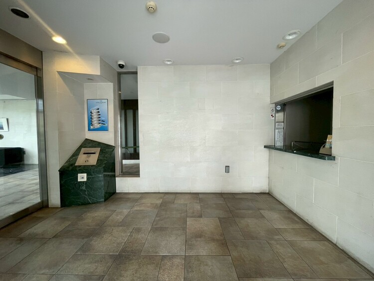 エントランス エントランス内部は、管理が行き届き清潔な共有スペースとなっています。