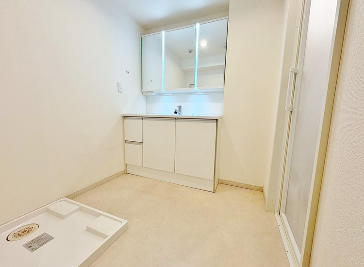 洗面 清潔感と心地よさを重視した、上質感漂うパウダールーム。