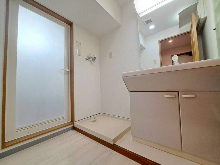 その他 十分な広さの脱衣所。