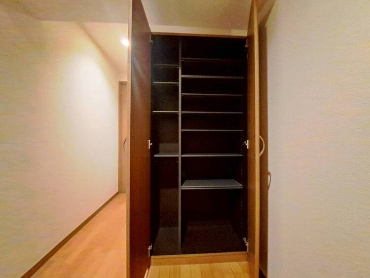 その他 家電やスーツケース、ストック品など何でも片付く嬉しい空間です。