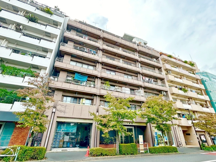 その他 飽きのこないシンプルモダンな外観です。