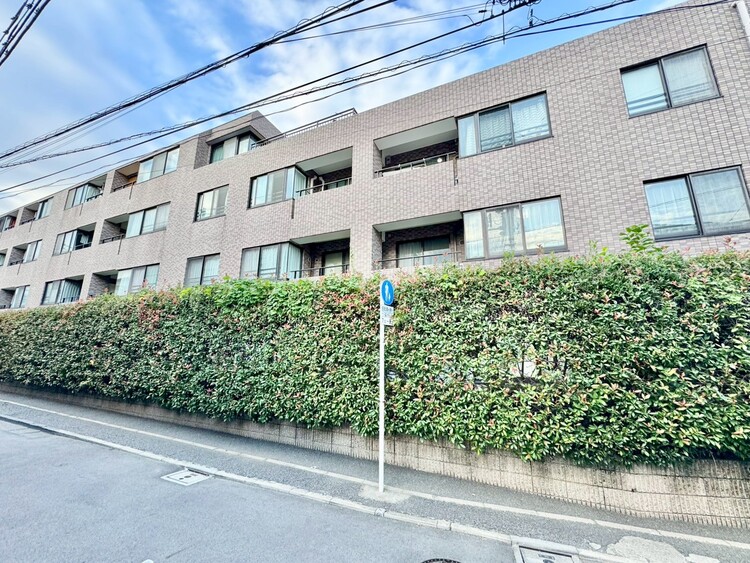 その他 飽きのこないシンプルモダンな外観です。