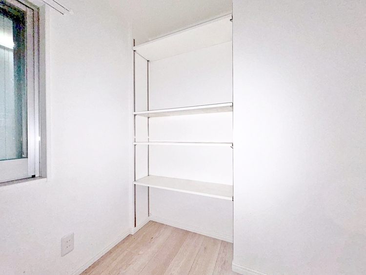 その他 収納スペースが付いていて、お部屋を広く使っていただけます。