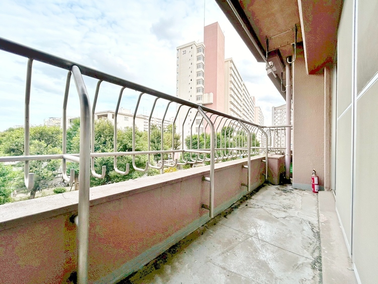 その他 朝の澄んだ空気や、夕方に吹く清々しい風を感じられるバルコニー。