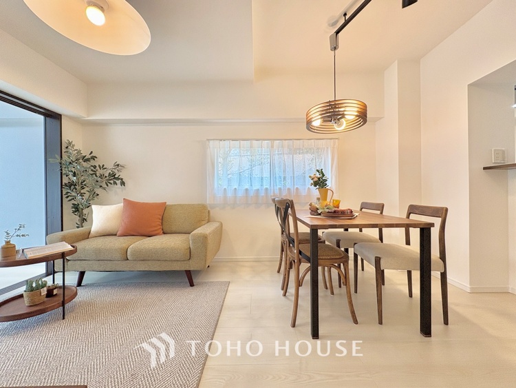 内装 【Private room】感性を育むプライベートルームはシンプルでスマートな空間。好みの空間で読書をしたり、音楽を聞いたりと一人の時間も充実したものにできます。