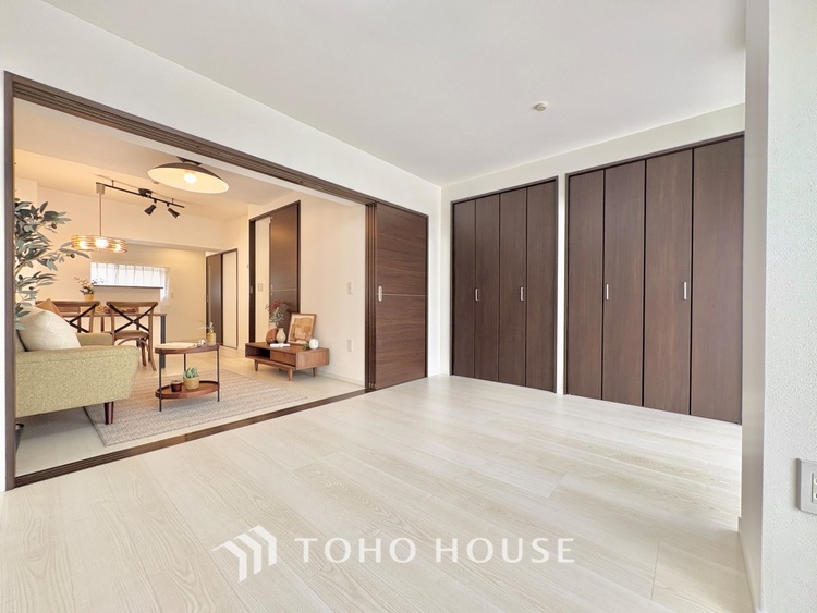 内装 【Private room】感性を育むプライベートルームはシンプルでスマートな空間。好みの空間で読書をしたり、音楽を聞いたりと一人の時間も充実したものにできます。