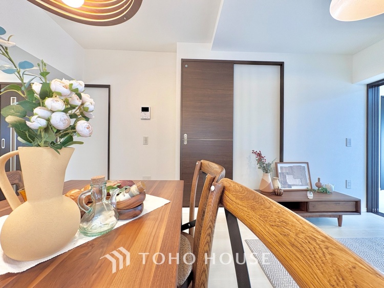 内装 【Private room】感性を育むプライベートルームはシンプルでスマートな空間。好みの空間で読書をしたり、音楽を聞いたりと一人の時間も充実したものにできます。