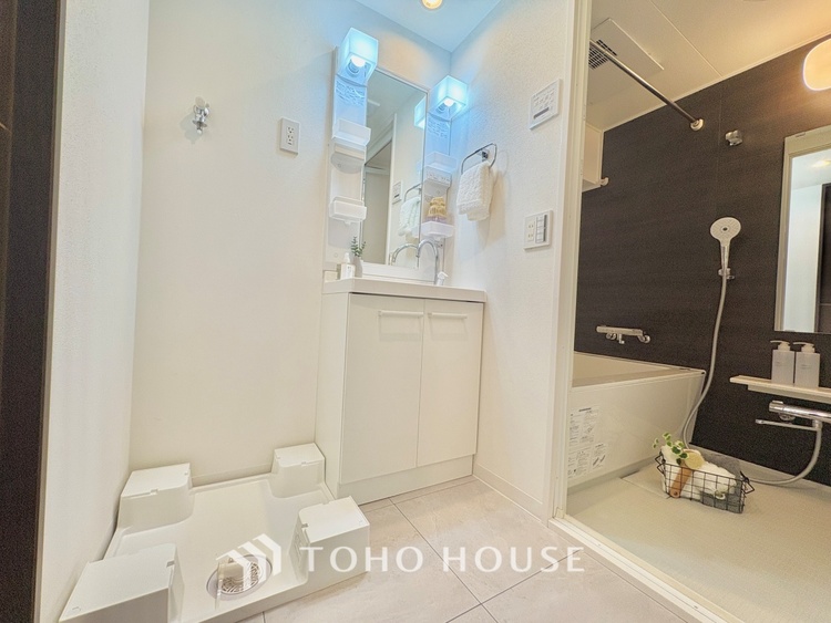 洗面 清潔感あふれる洗面化粧台で、毎日の身支度を快適にサポートします。