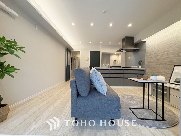 内装 【Private room】家族個々の安らぎの空間。プライベートなBedRoomは暮らす方の感性で造り上げたいもの。誰もが好みで飾れるシンプルな室内に仕上げてあります。