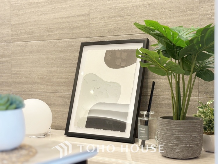 内装 【Quietness】プライベートなお部屋では静かに時を過ごしたい。読書をして、物思いにふける・・光りに満たされた安らぎの空間をがここにはあります。