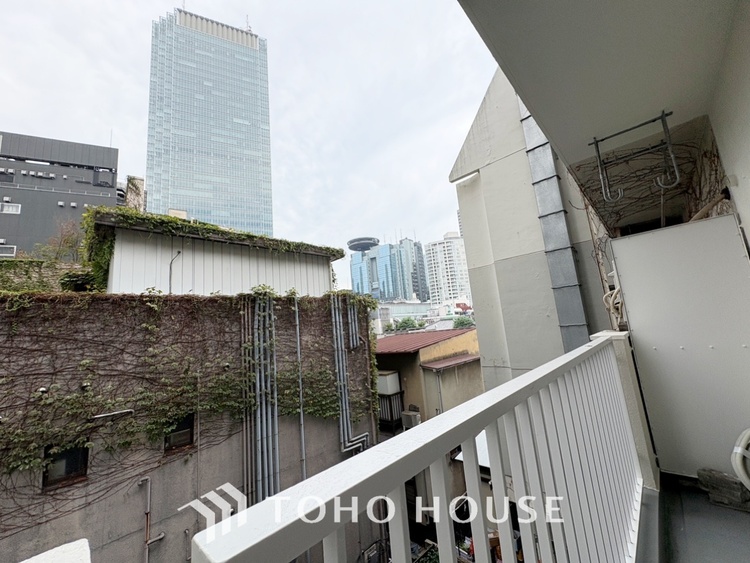 内装 【Cool wind】◆窓を開けると◆冷涼な風、そよぐリビング。だんらんの場所はここから始まり、ここで終わる。家族の笑顔が集う素敵な場所だから、こだわり抜いた思いが詰まっているのだと思う。