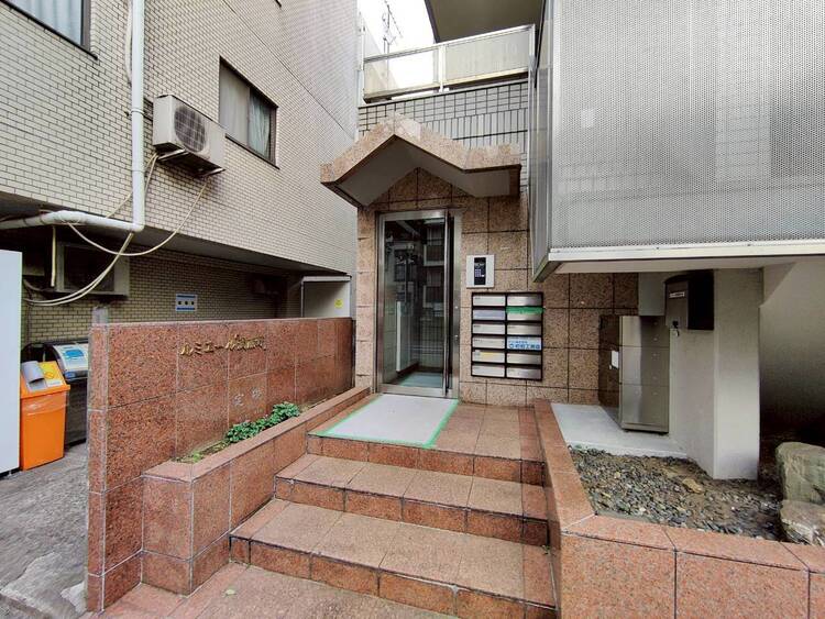 その他 上質感漂う玄関アプローチです。