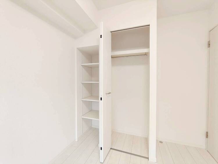 その他 収納スペースが付いていて、お部屋を広く使っていただけます。