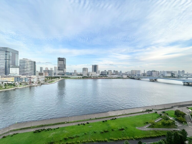 バルコニー 陽当たり・通風・開放感に恵まれた環境です。