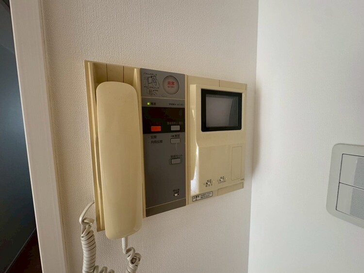 その他 誰が来てもわかる様にモニター付きインターホンを設置。