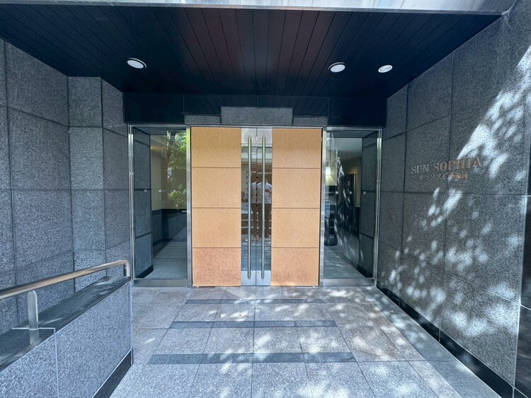 その他 上質感漂う玄関アプローチです。