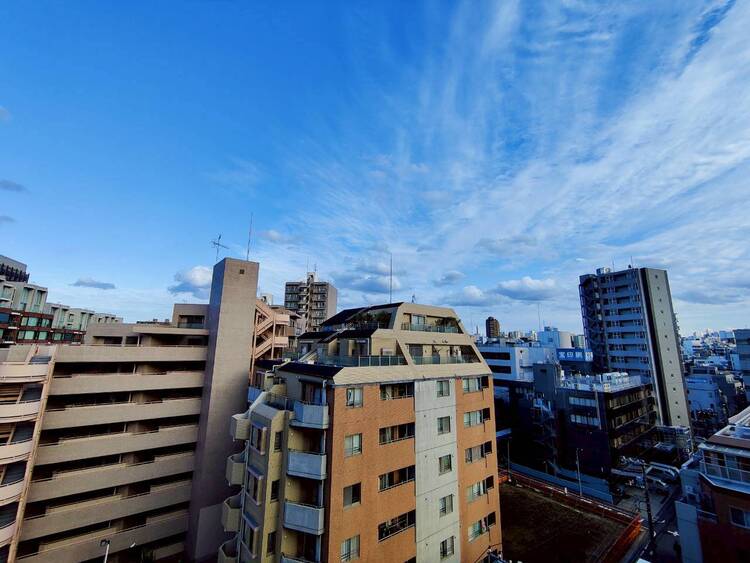 バルコニー 眺望や窓からの景色が良いと、家で過ごす時間も快適です。