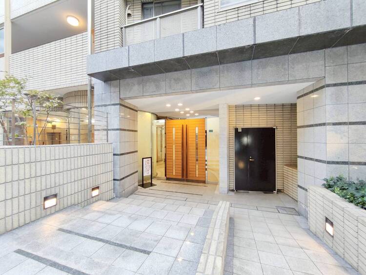 その他 上質感漂う玄関アプローチです。