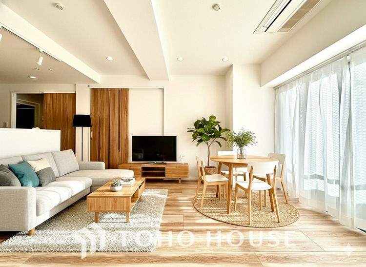 内装 ※この画像の家具の配置には、CGによる加工を施しております。◆煌びやか◆愛おしい家族との団欒の時間をより一層幸せなものに感じさせる煌びやかなLDK。輝かしい毎日が待っています。