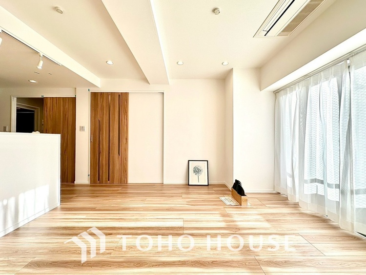 内装 ◆住む喜び、楽しさ、感動◆を君と共有したい。いつまでもずっと家族を見渡せるこの広い空間で。