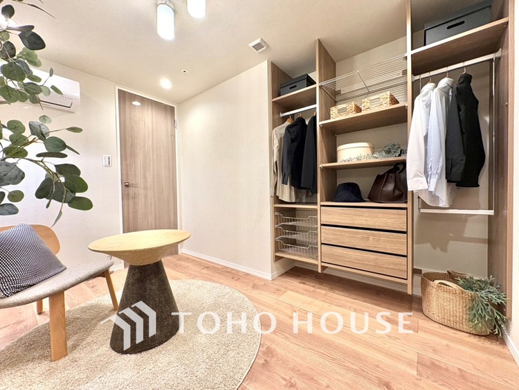 内装 【PRIVATE ROOM】◆属毛離裏◆子は父を手本とし、母に愛育されて成長する。家族の深い繋がり。いつまでも大切にしたい。