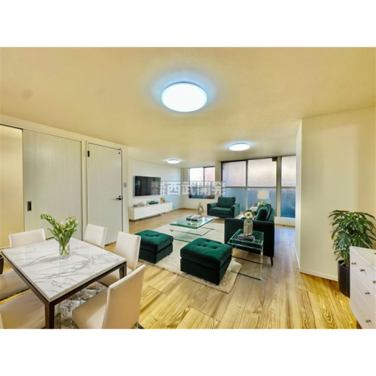 居間 配置してある家具や小物はCGによるイメージです。